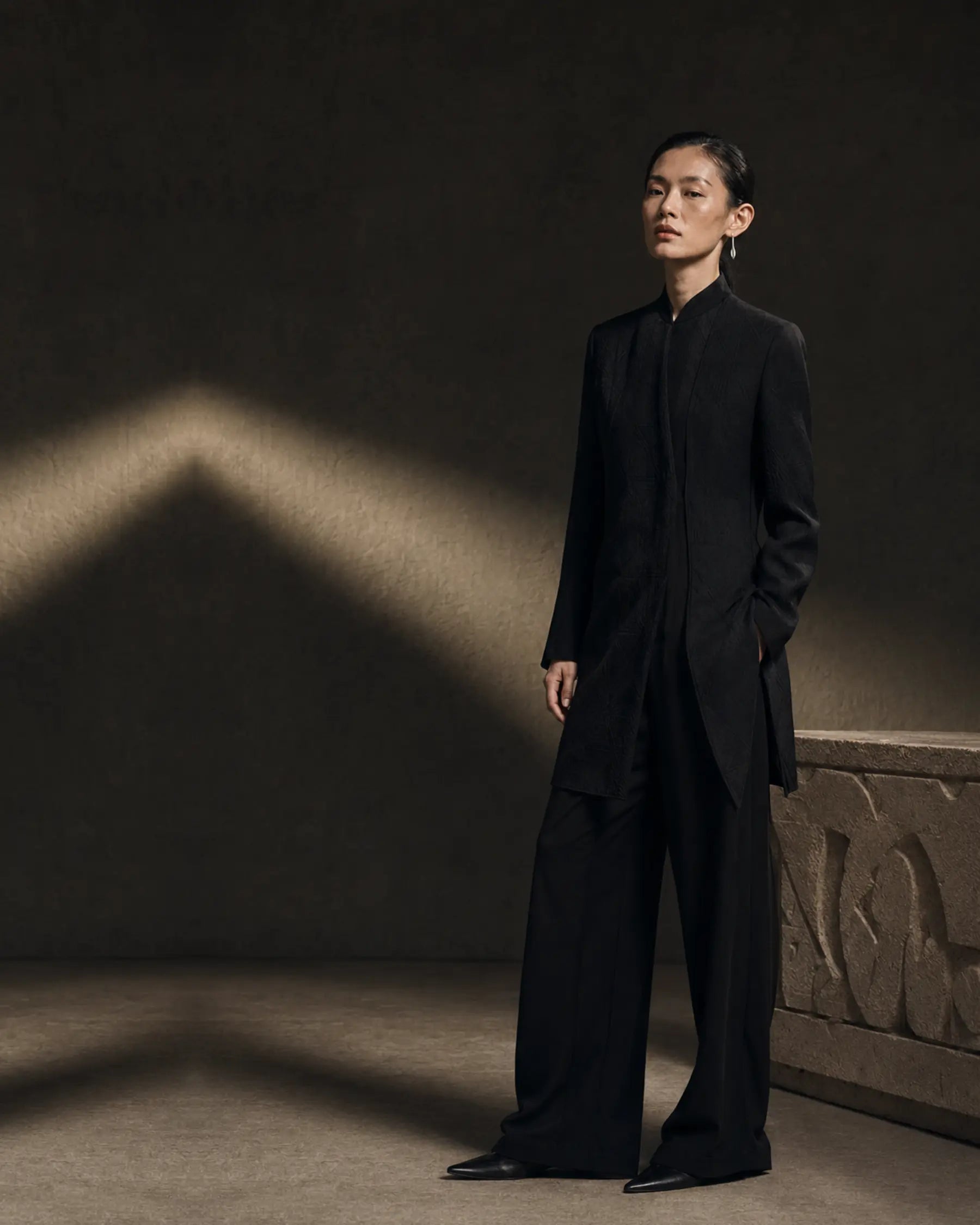 LOOK 03 — THE Λ APEX